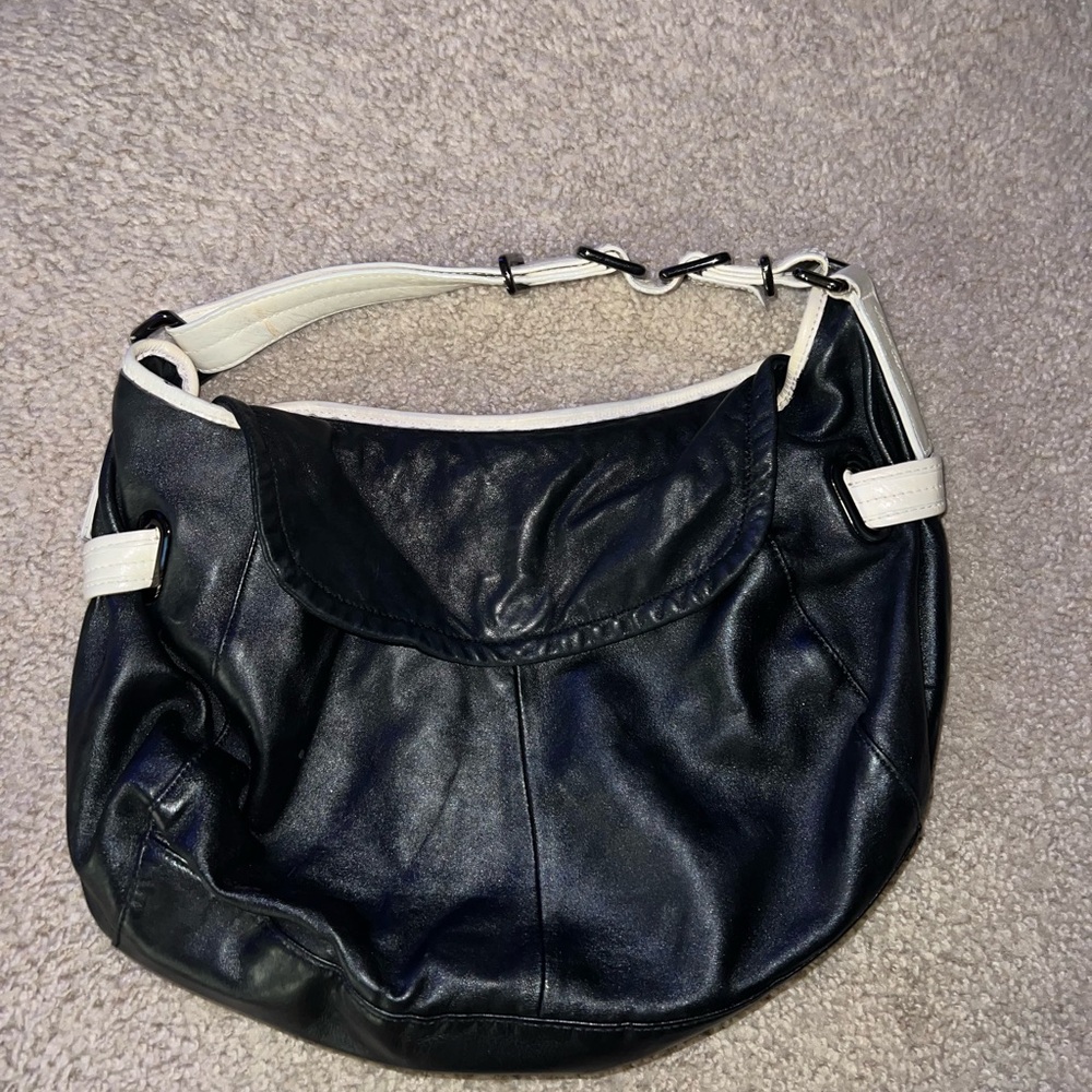 Kenneth Cole Reaction Black and White Hobo Bag with Timeless Design